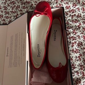 Brand new never worn Repetto ballet flats EU38